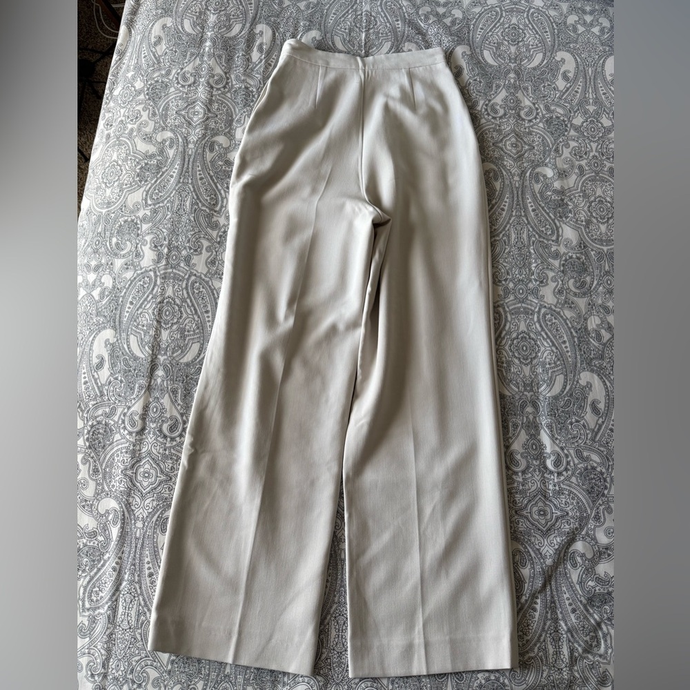 12STOREEZ Cream Pleated Trousers - Picture 2 of 10